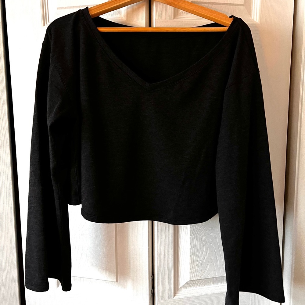 lululemon long sleeve crop top loose fit in sleeves